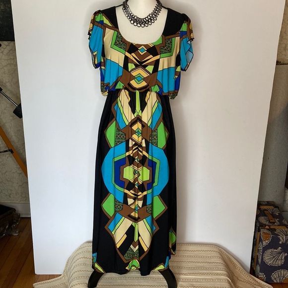 Emerald Dress Geometric Print Dress - Picture 1 of 10